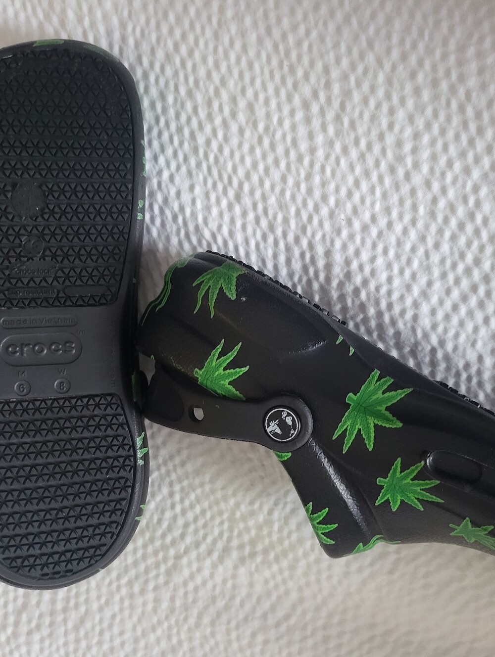 CROCS CLASSIC 420 HEMP LEAF WEED CLOG LIMITED EDITION SIZE M6 W8 LIKE NEW! - Picture 7 of 7